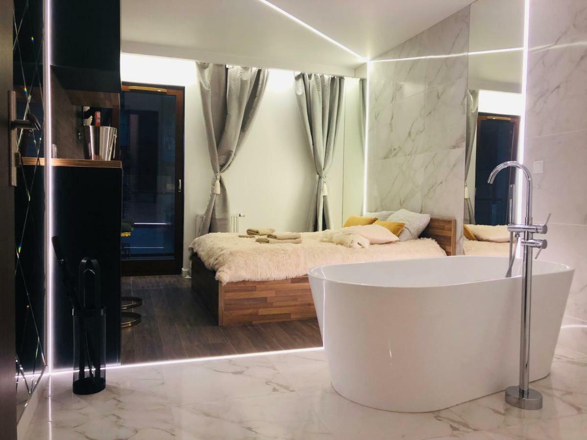 גדנסק Yourapart Chmielna Park Exclusive Z Wanna Wolnostojaca Lub Jacuzzi מראה חיצוני תמונה