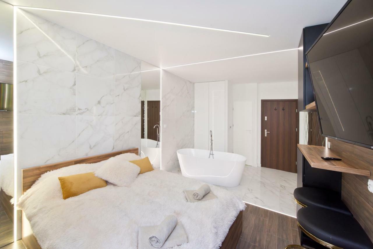 גדנסק Yourapart Chmielna Park Exclusive Z Wanna Wolnostojaca Lub Jacuzzi מראה חיצוני תמונה